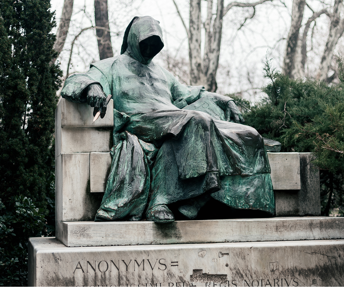 Estatua anonymus en Budapest, Hungría