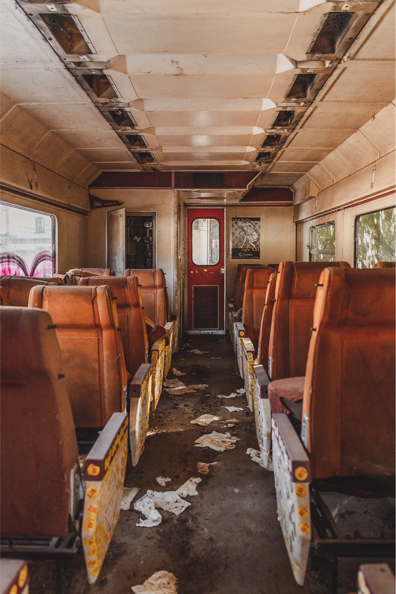 Imagen de tren abandonado