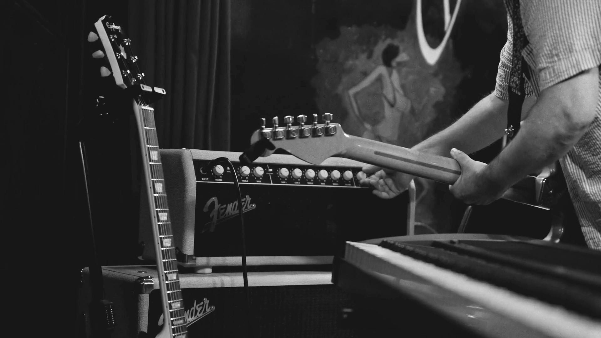 Guitarra con parlante